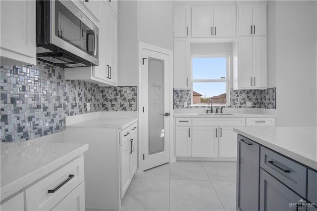 3560 Las Brisas Street, Edinburg, TX 78542