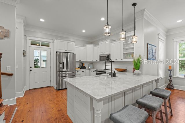 94 Gautier Pl, Beaufort, SC 29902