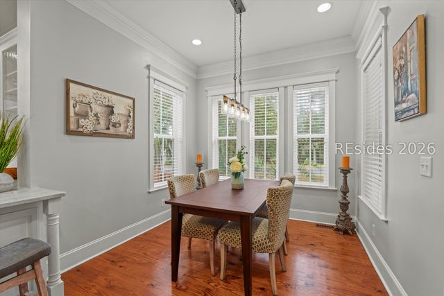 94 Gautier Pl, Beaufort, SC 29902