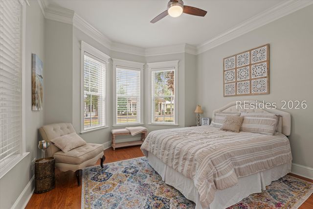 94 Gautier Pl, Beaufort, SC 29902