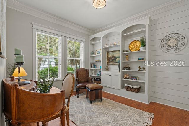 94 Gautier Pl, Beaufort, SC 29902