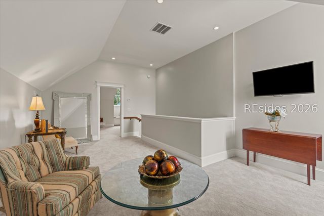 94 Gautier Pl, Beaufort, SC 29902