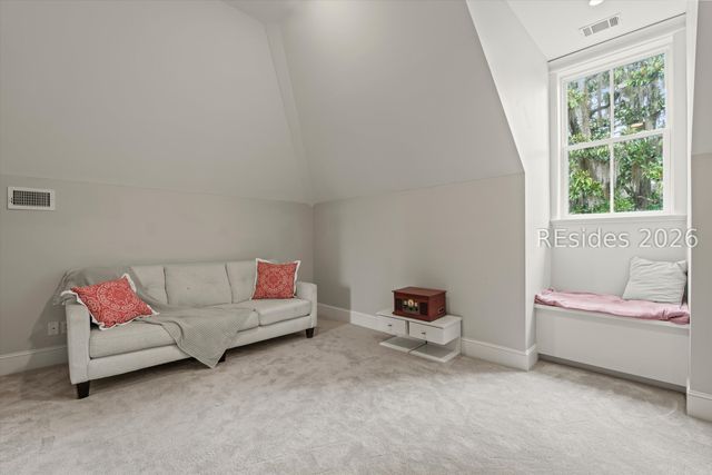 94 Gautier Pl, Beaufort, SC 29902