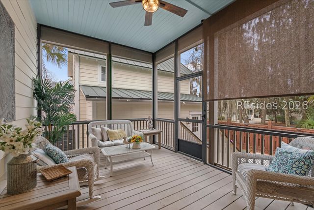 94 Gautier Pl, Beaufort, SC 29902