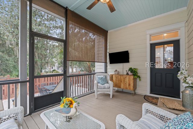 94 Gautier Pl, Beaufort, SC 29902