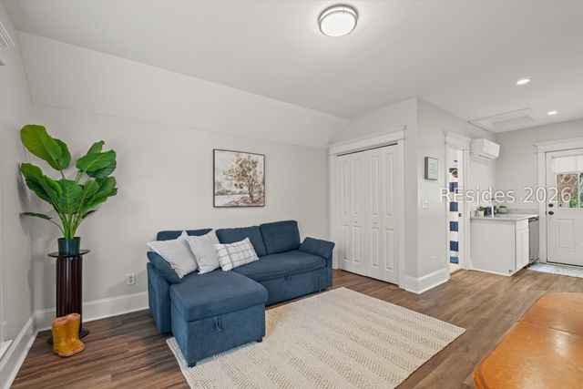 94 Gautier Pl, Beaufort, SC 29902