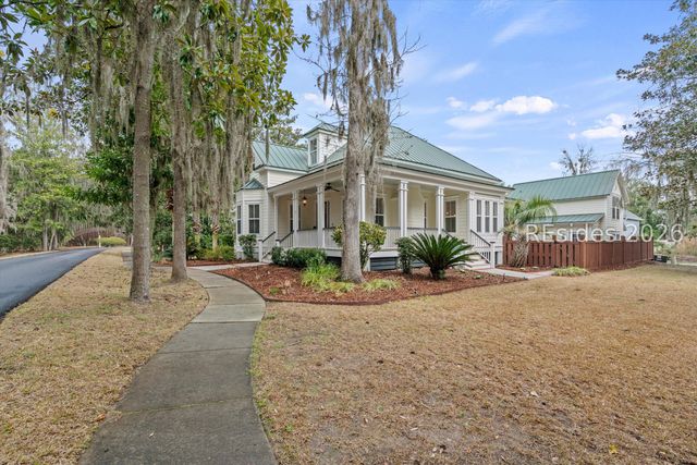 94 Gautier Pl, Beaufort, SC 29902