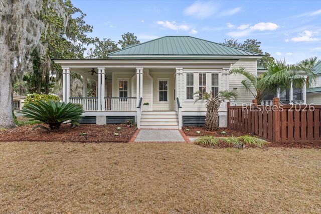 94 Gautier Pl, Beaufort, SC 29902