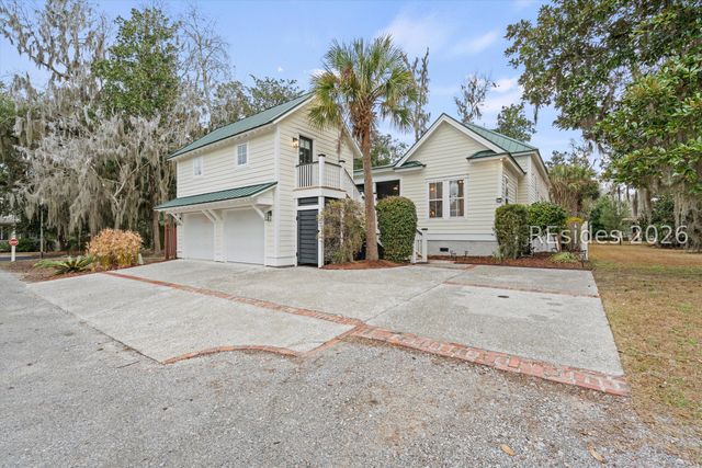 94 Gautier Pl, Beaufort, SC 29902