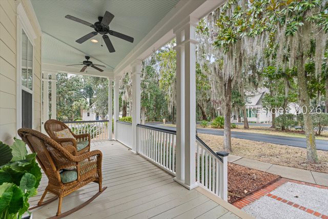 94 Gautier Pl, Beaufort, SC 29902