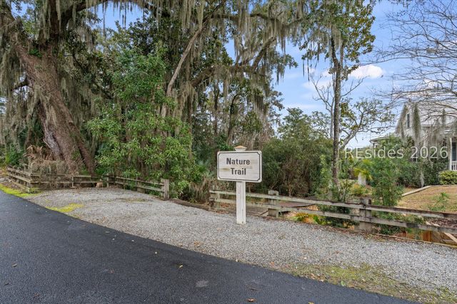 94 Gautier Pl, Beaufort, SC 29902