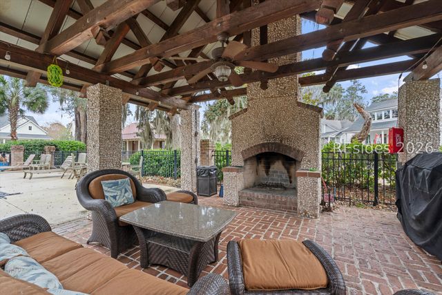 94 Gautier Pl, Beaufort, SC 29902