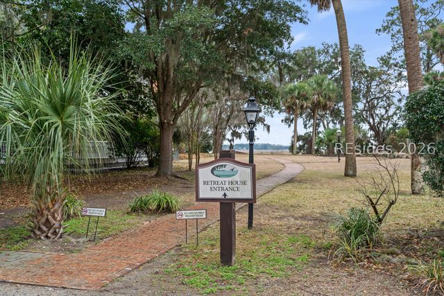 94 Gautier Pl, Beaufort, SC 29902