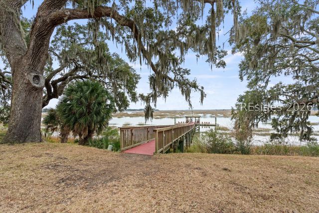 94 Gautier Pl, Beaufort, SC 29902