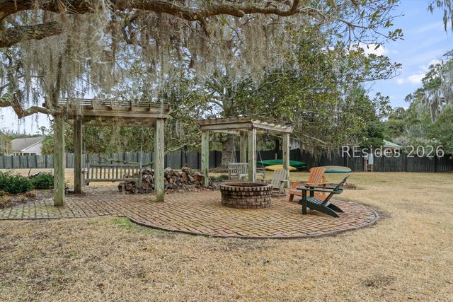 94 Gautier Pl, Beaufort, SC 29902