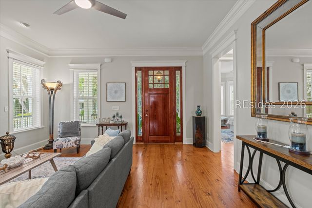 94 Gautier Pl, Beaufort, SC 29902