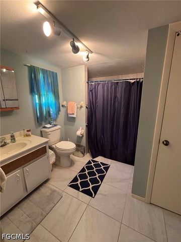 1517 SE 42nd ST, Cape Coral, FL 33904