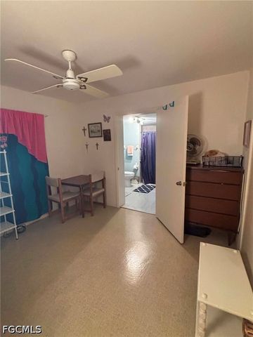 1517 SE 42nd ST, Cape Coral, FL 33904