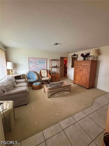 1517 SE 42nd ST, Cape Coral, FL 33904