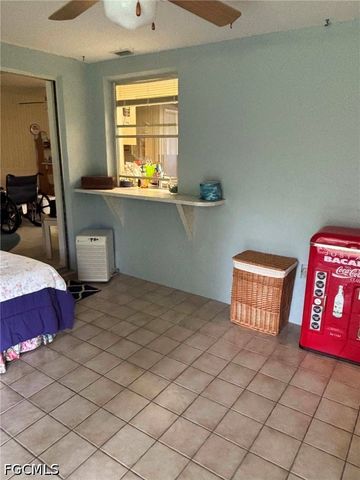 1517 SE 42nd ST, Cape Coral, FL 33904