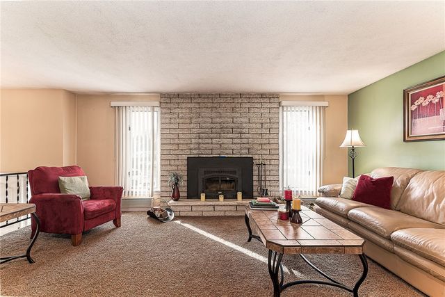 72 Janet Court, Warwick, RI 02886