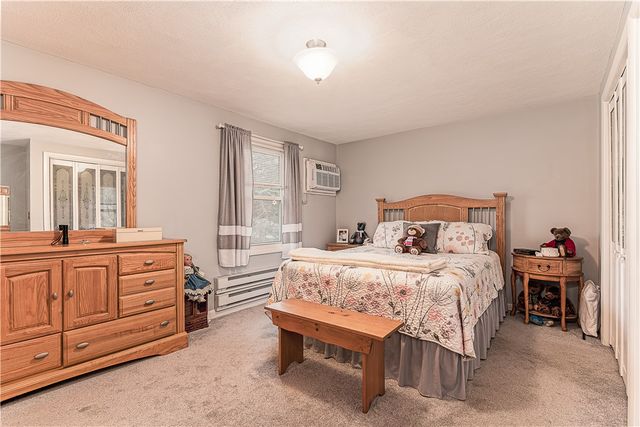 72 Janet Court, Warwick, RI 02886