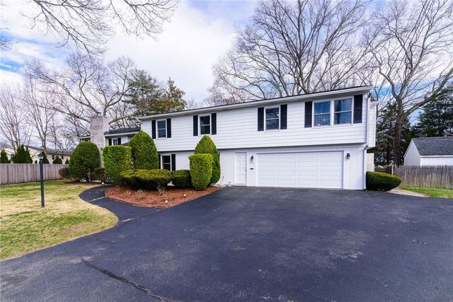 72 Janet Court, Warwick, RI 02886