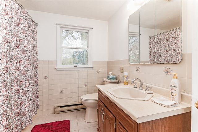 72 Janet Court, Warwick, RI 02886