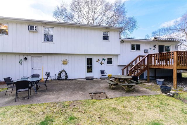 72 Janet Court, Warwick, RI 02886