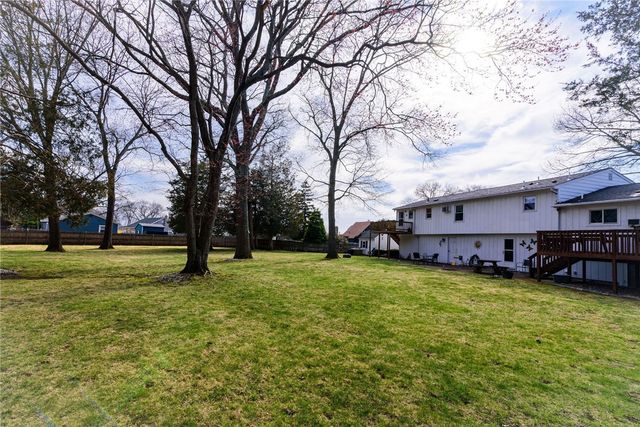 72 Janet Court, Warwick, RI 02886