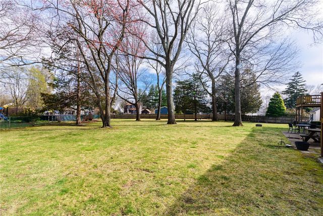 72 Janet Court, Warwick, RI 02886