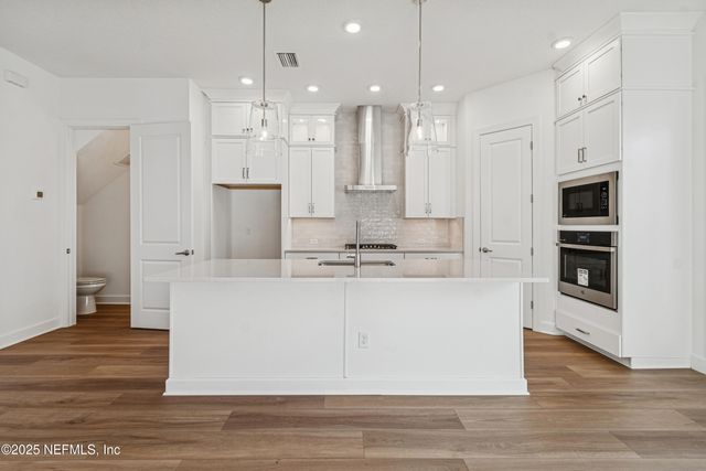 11924 GENERATIONS Avenue, Jacksonville, FL 32224