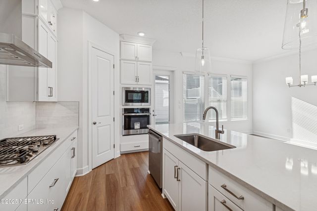 11924 GENERATIONS Avenue, Jacksonville, FL 32224