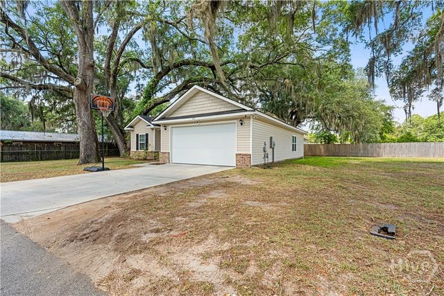 37 Douglas Road, Allenhurst, GA 31301