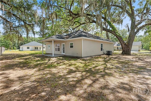 37 Douglas Road, Allenhurst, GA 31301