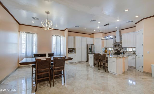 9005 S CALLE SAHUARO --, Guadalupe, AZ 85283