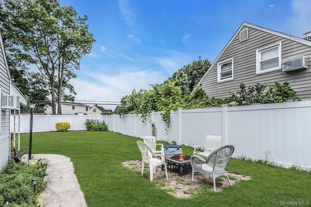 34 Vista Lane, Levittown, NY 11756