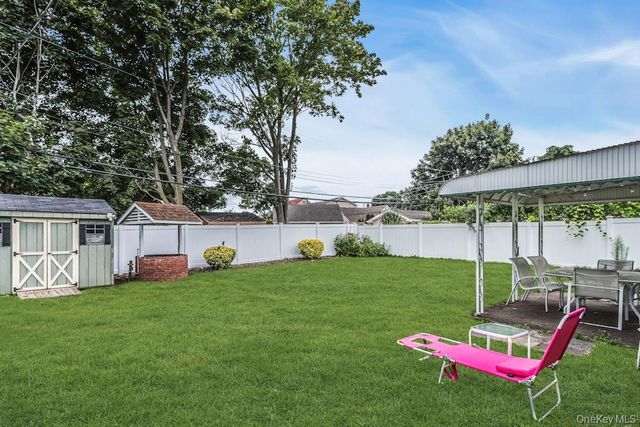 34 Vista Lane, Levittown, NY 11756