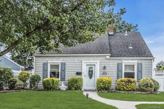 34 Vista Lane, Levittown, NY 11756