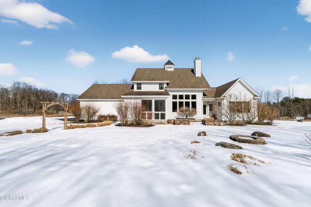 13 Saratoga Farm Road, Malta, NY 12020