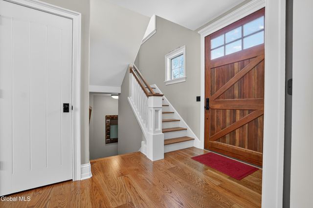 13 Saratoga Farm Road, Malta, NY 12020