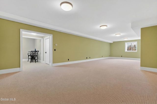 13 Saratoga Farm Road, Malta, NY 12020