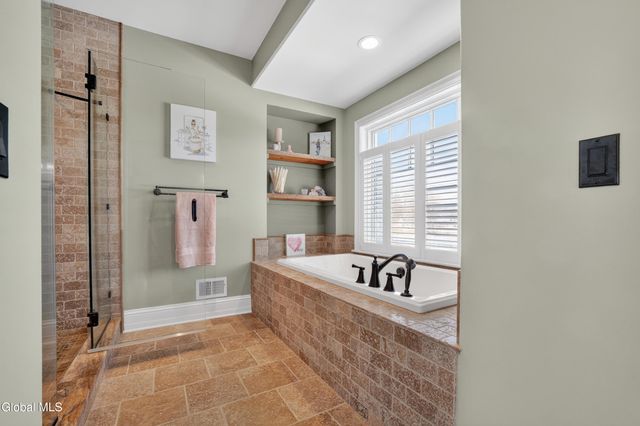 13 Saratoga Farm Road, Malta, NY 12020