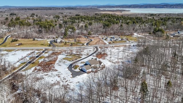 13 Saratoga Farm Road, Malta, NY 12020