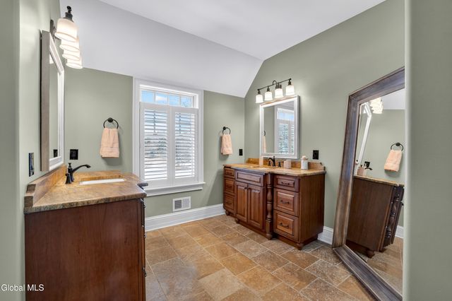 13 Saratoga Farm Road, Malta, NY 12020