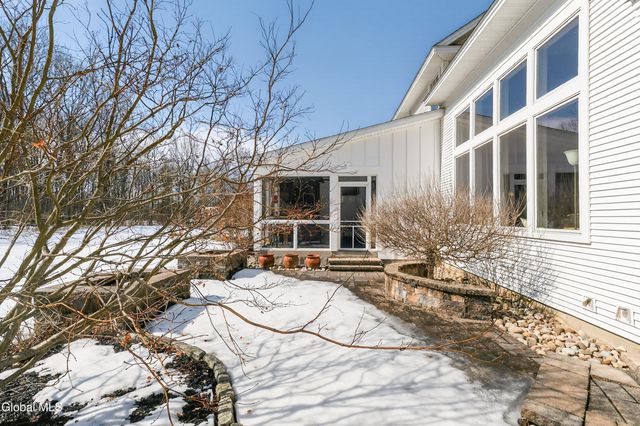 13 Saratoga Farm Road, Malta, NY 12020