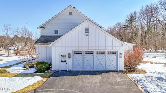 13 Saratoga Farm Road, Malta, NY 12020