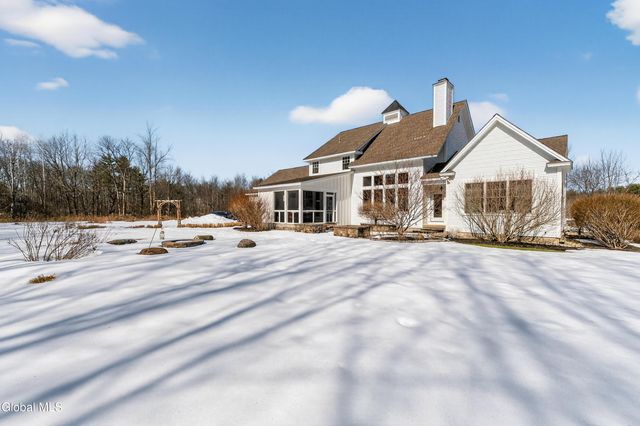 13 Saratoga Farm Road, Malta, NY 12020