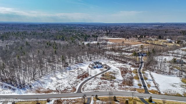 13 Saratoga Farm Road, Malta, NY 12020