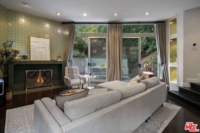 2180 Laurel Canyon Boulevard, Los Angeles, CA 90046